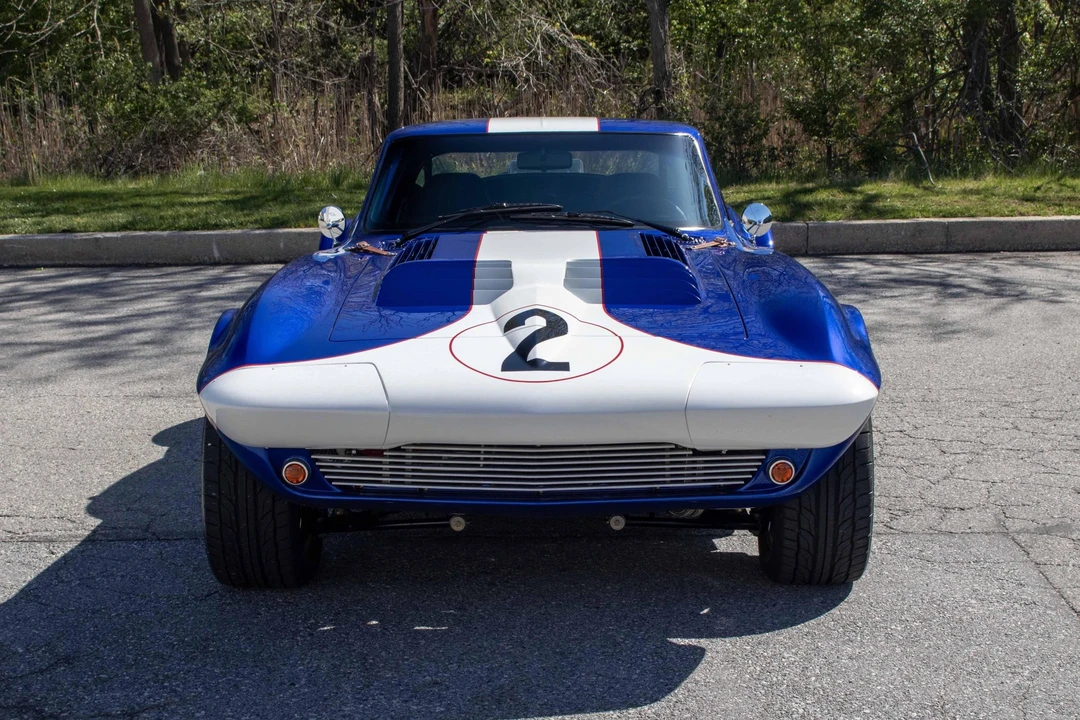 Chevrolet Corvette C2 - Image 9 of 31