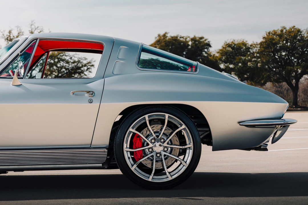 1963 Chevrolet Corvette C2 - Image 30 of 31