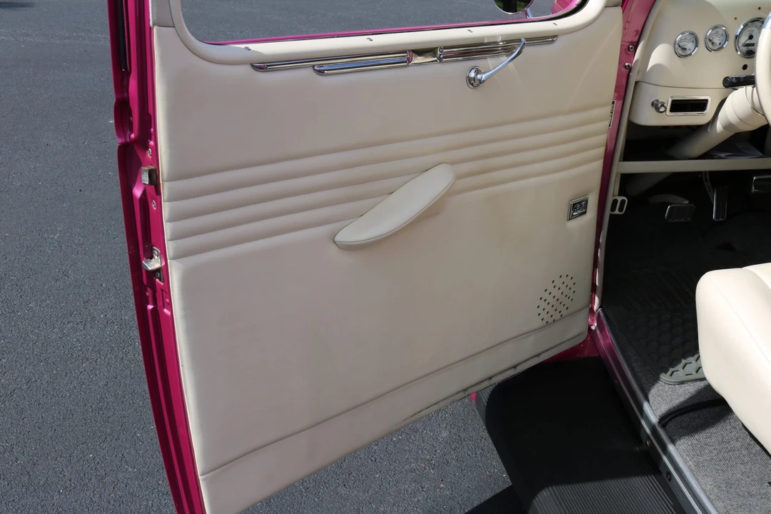 1936 Ford Model 48 & 68 - Image 26 of 31