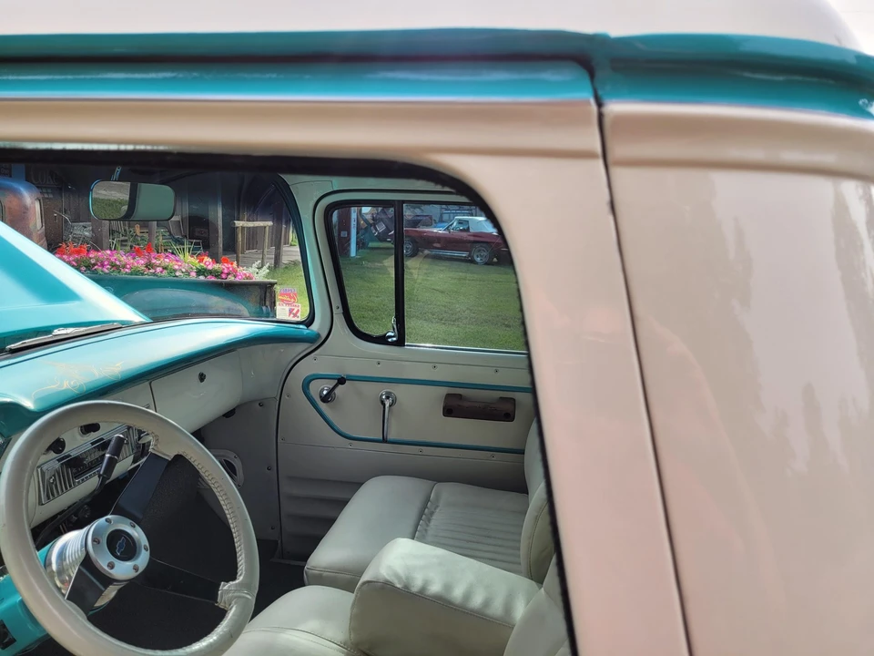 1959 Chevrolet Task Force - Image 23 of 31