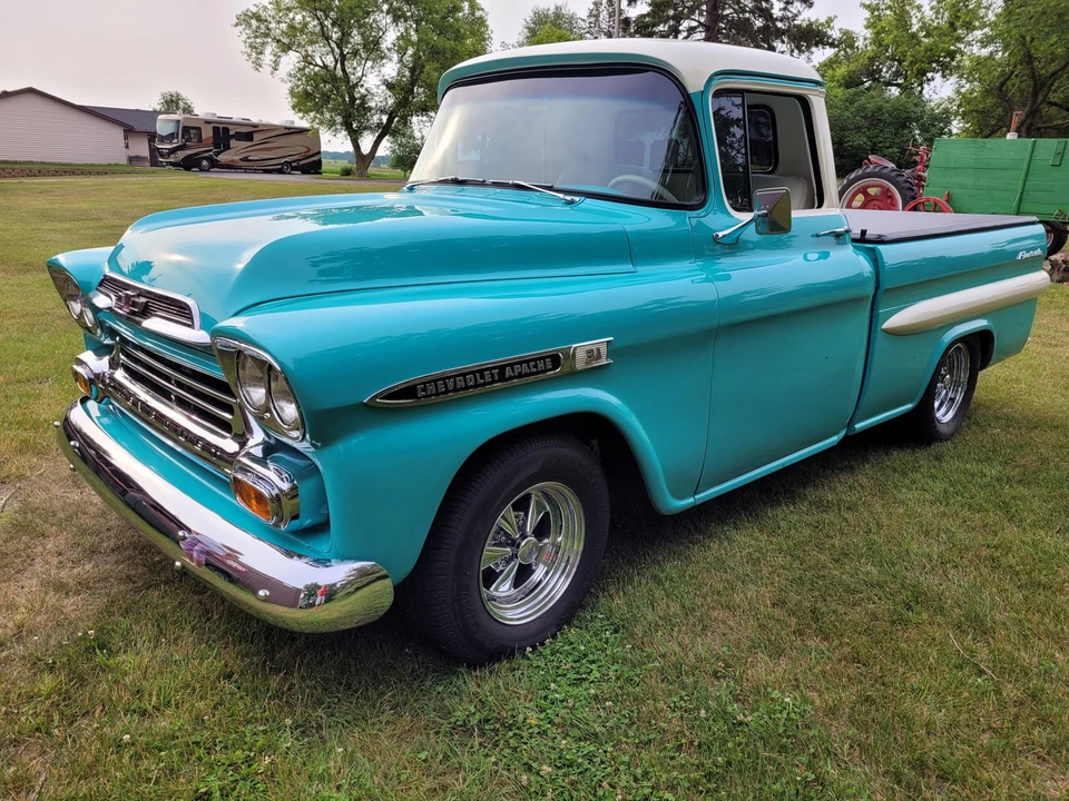 1959 Chevrolet Task Force - Image 4 of 31