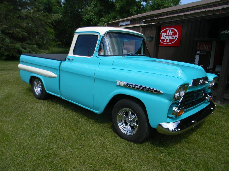 1959 Chevrolet Task Force - Image 10 of 31