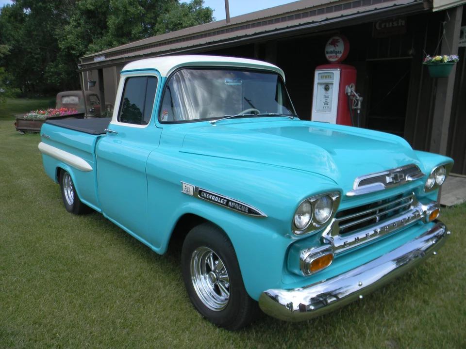 1959 Chevrolet Task Force - Image 11 of 31
