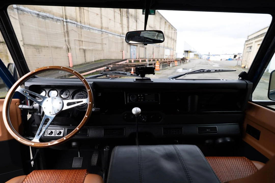 1995 Land Rover Defender 110 - Image 5 of 7