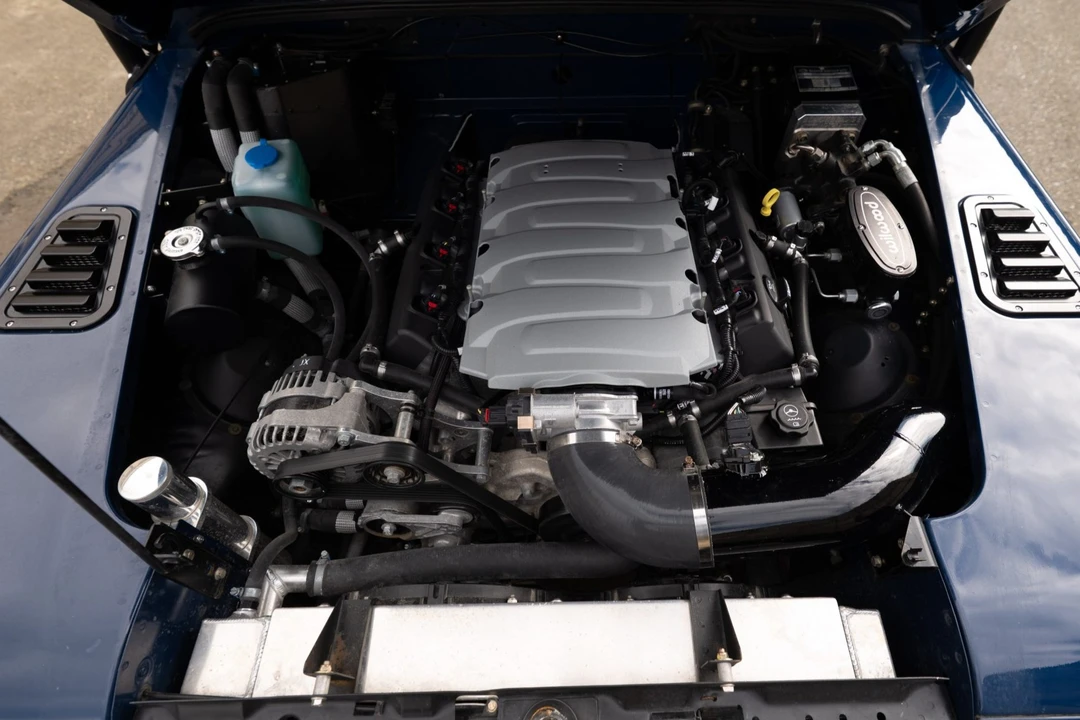 1995 Land Rover Defender 110 - Image 6 of 7