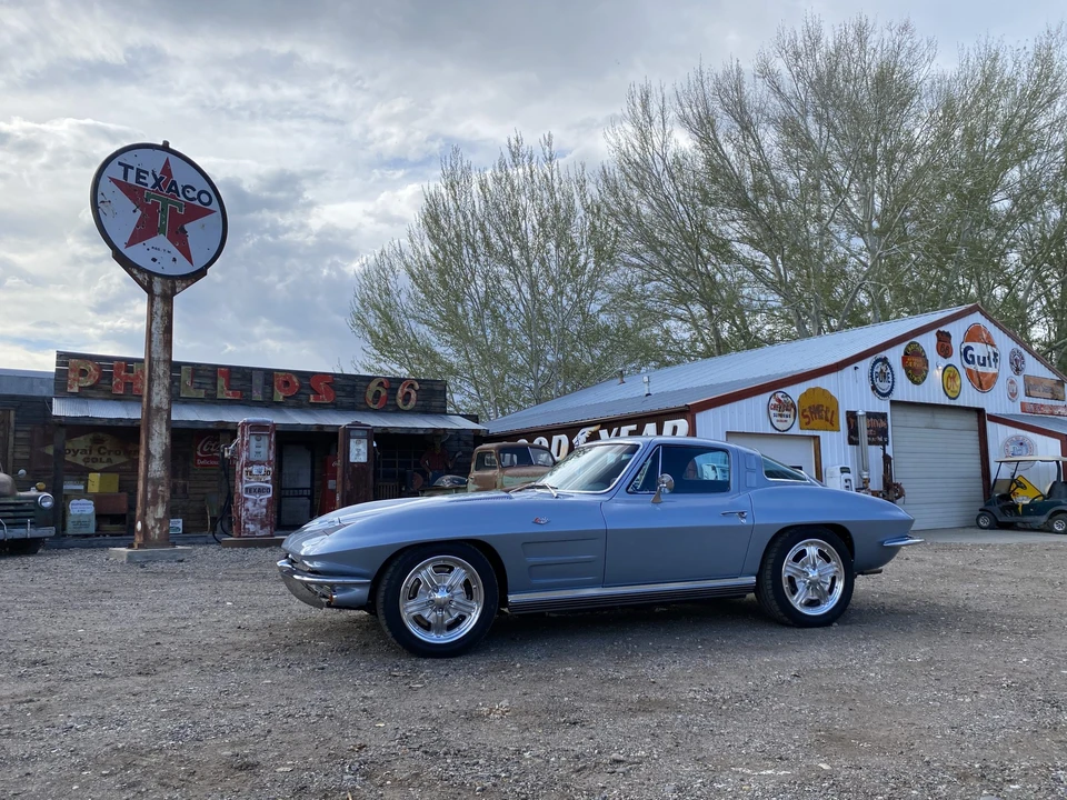 1964 Chevrolet Corvette C2 - Image 16 of 31
