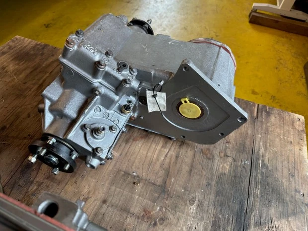 Parts & Memorabilia Gearboxes - Image 3 of 4