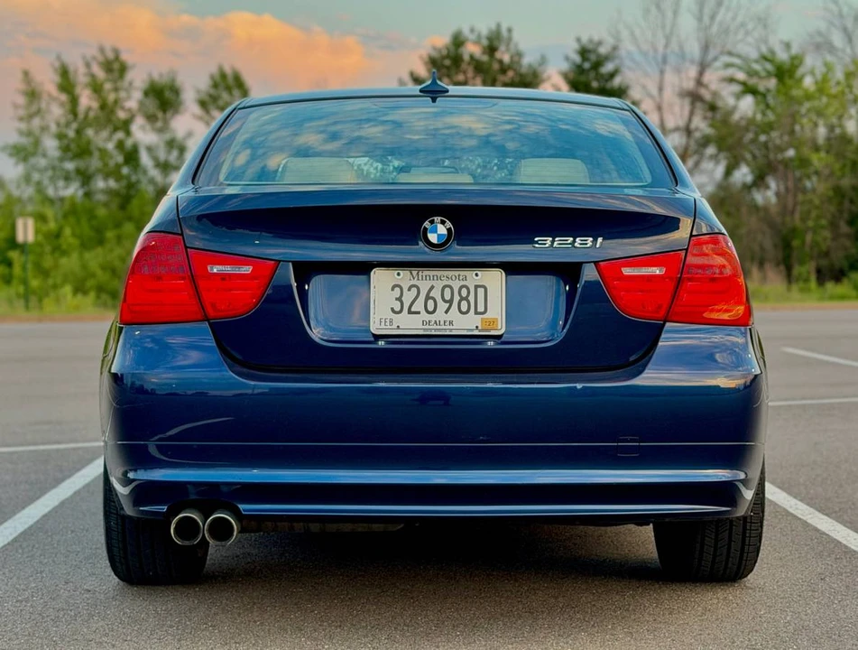 2011 BMW E90 3 Series Sedan - Image 5 of 24