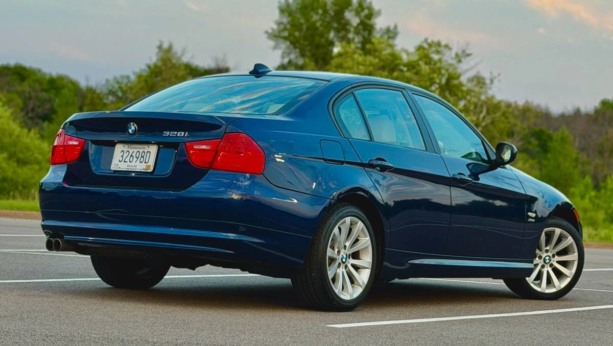 2011 BMW E90 3 Series Sedan - Image 4 of 24