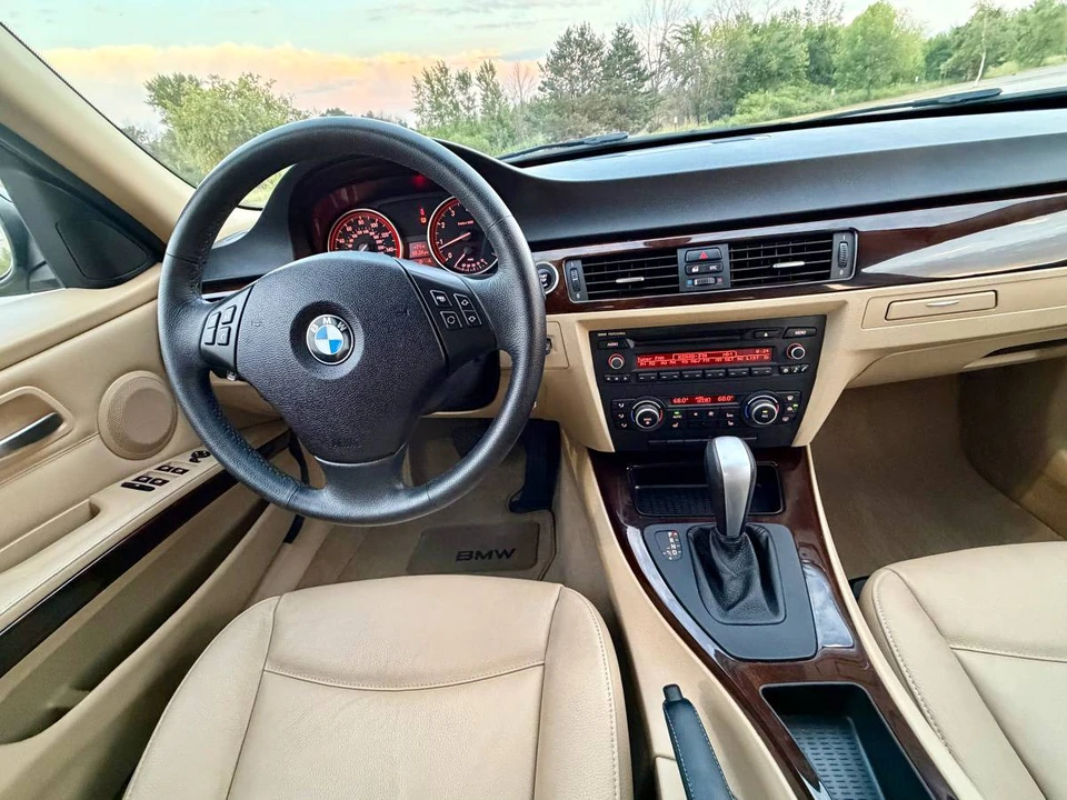 2011 BMW E90 3 Series Sedan - Image 18 of 24