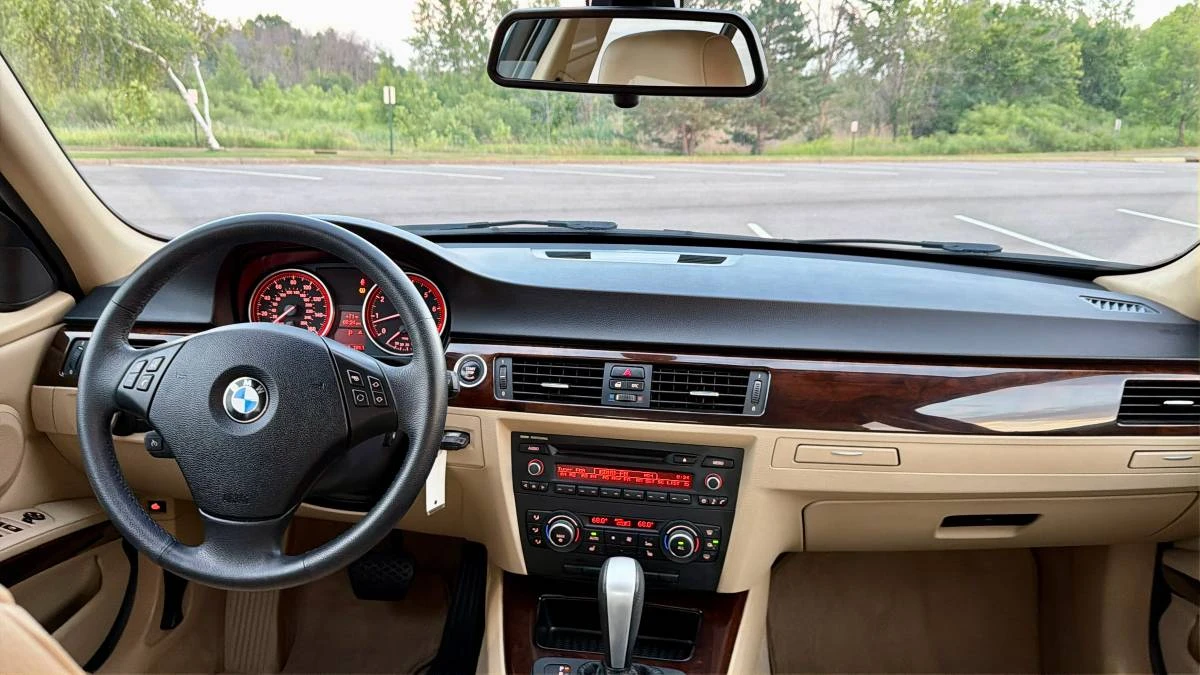 2011 BMW E90 3 Series Sedan - Image 24 of 24