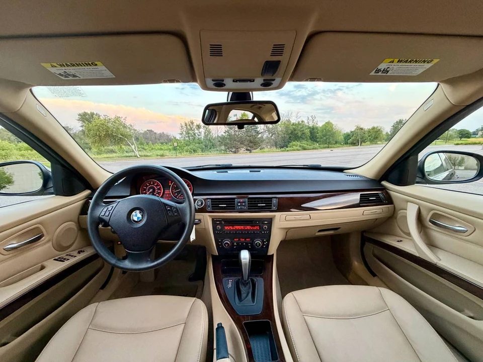 2011 BMW E90 3 Series Sedan - Image 17 of 24