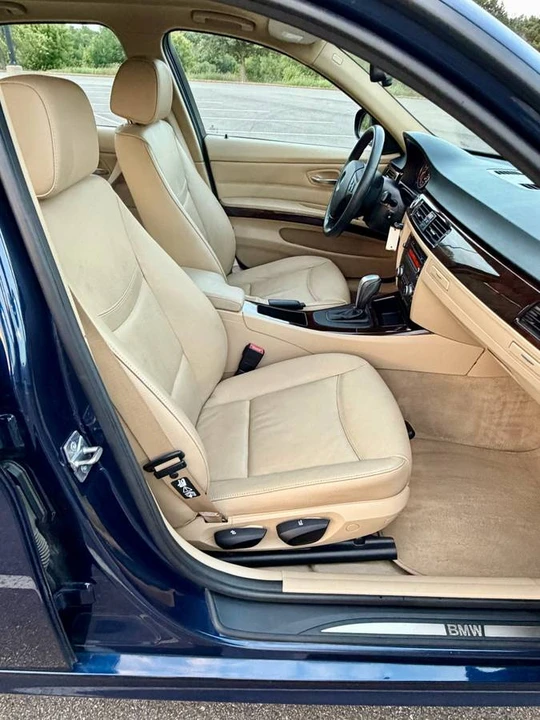 2011 BMW E90 3 Series Sedan - Image 16 of 24