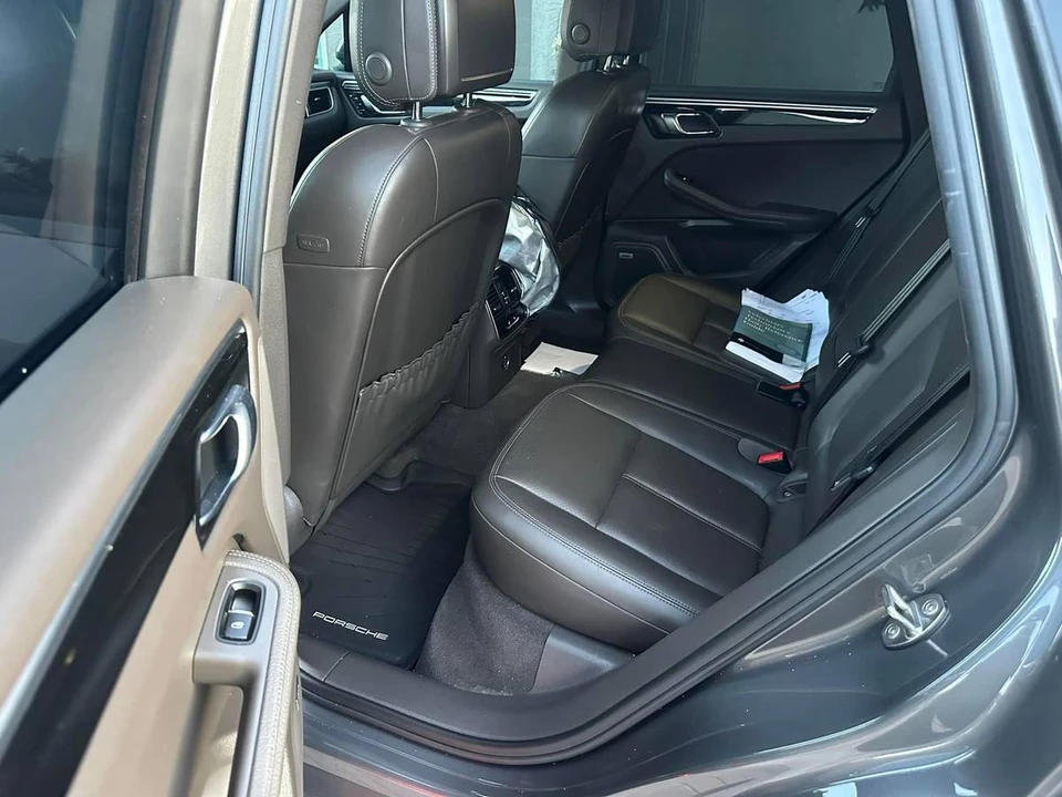 2018 Porsche Macan - Image 11 of 13