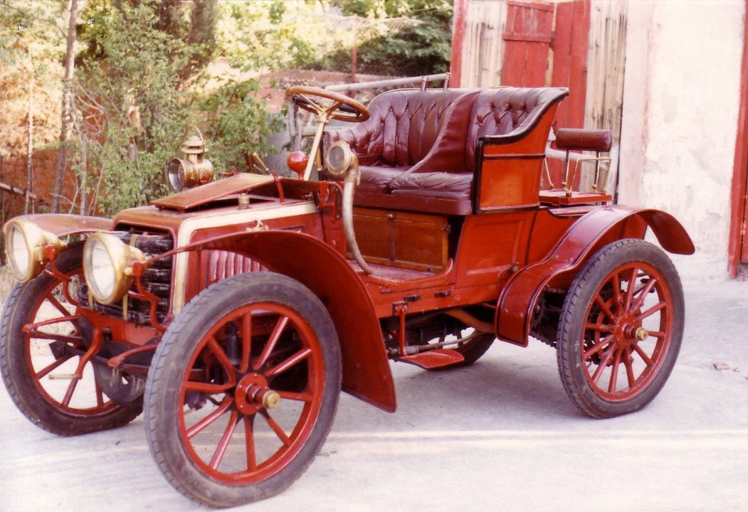 Panhard - Image 4 of 31