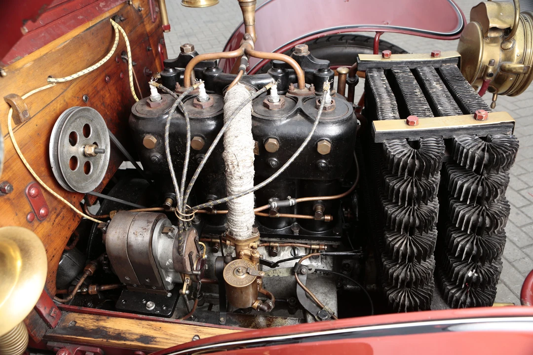 Panhard - Image 8 of 31