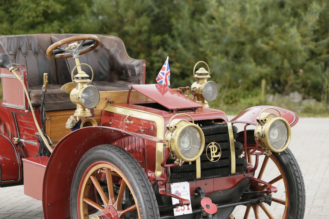 Panhard - Image 13 of 31