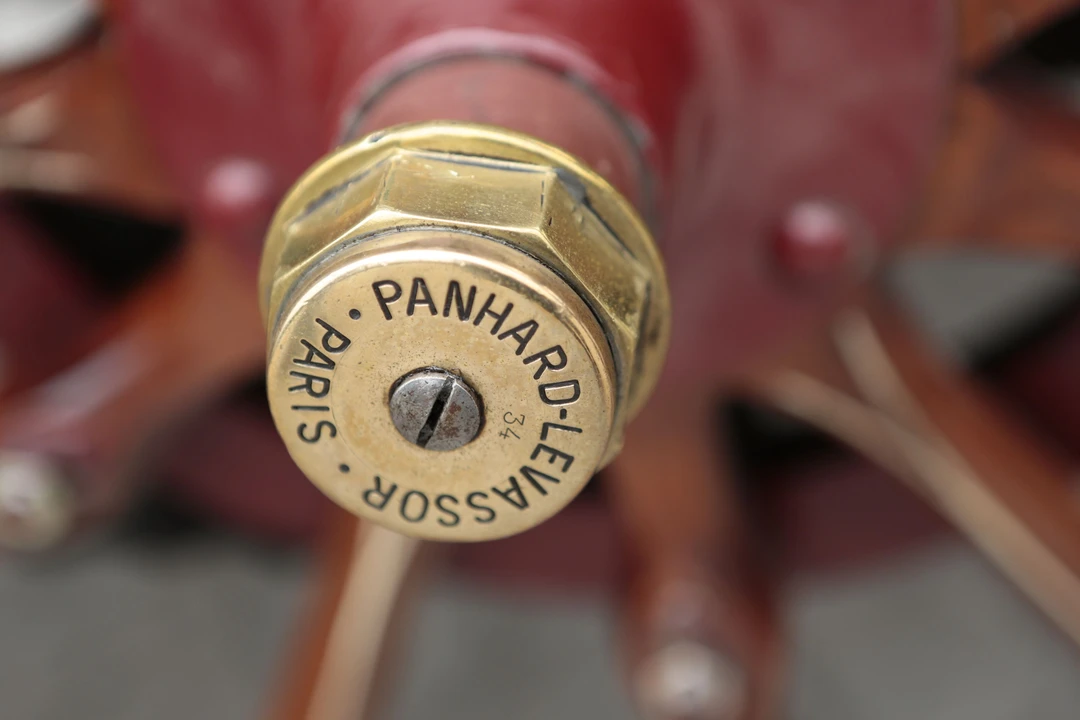 Panhard - Image 12 of 31