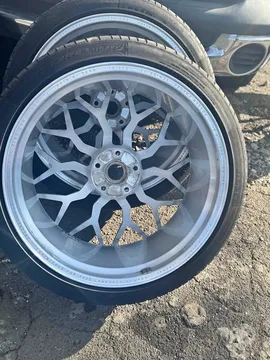 Lamborghini 2022 Rims and Tire
