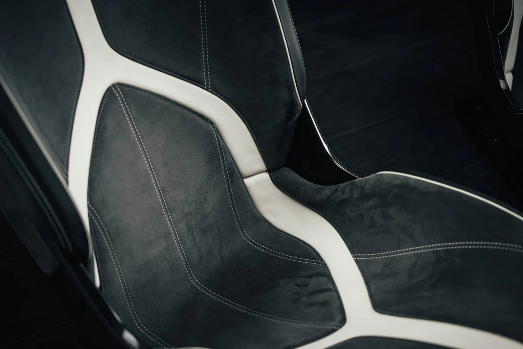 Parts & Memorabilia Seats & Interior - Image 19 of 31