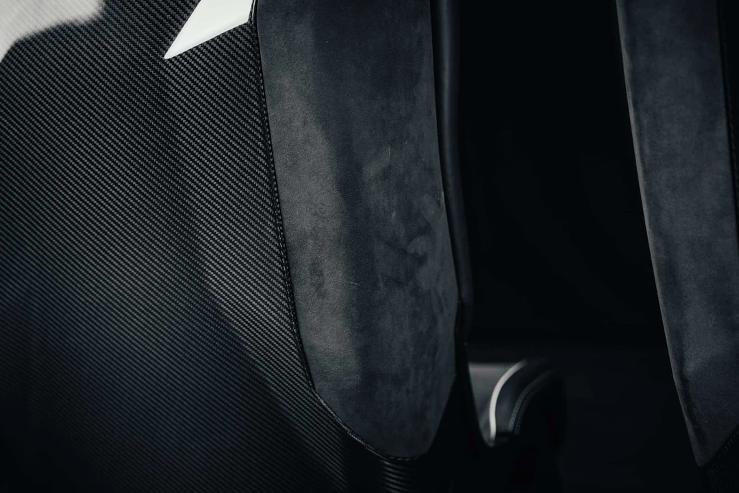 Parts & Memorabilia Seats & Interior - Image 31 of 31