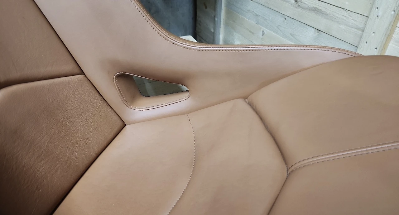 Parts & Memorabilia Seats & Interior - Image 30 of 31