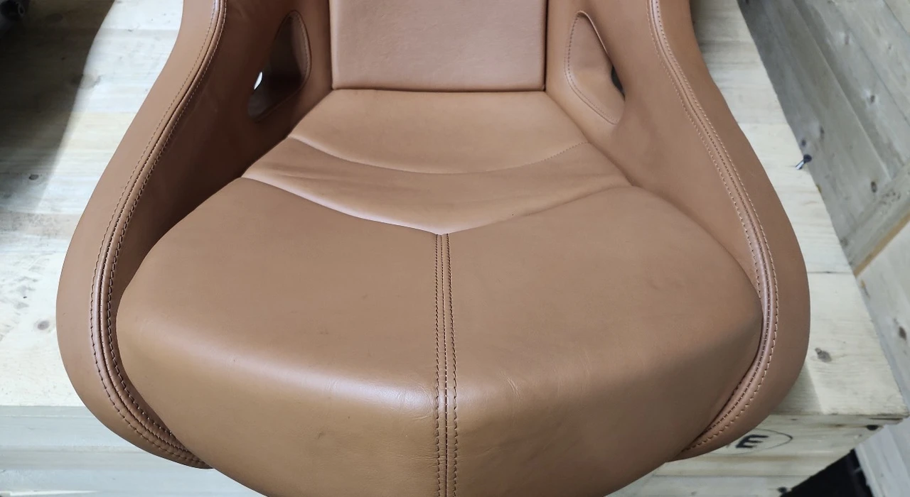 Parts & Memorabilia Seats & Interior - Image 31 of 31