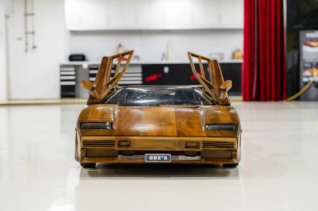 Parts & Memorabilia Scale Models - Image 3 of 7