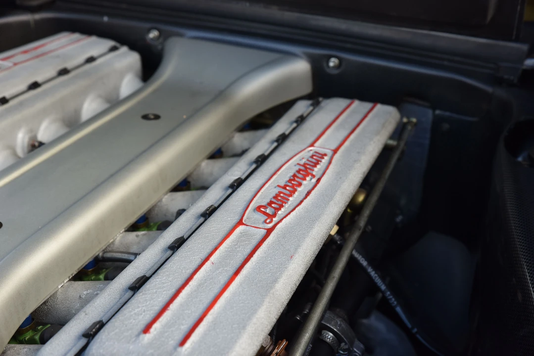 Lamborghini Diablo VT - Image 13 of 31