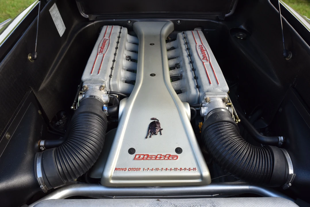 Lamborghini Diablo VT - Image 15 of 31
