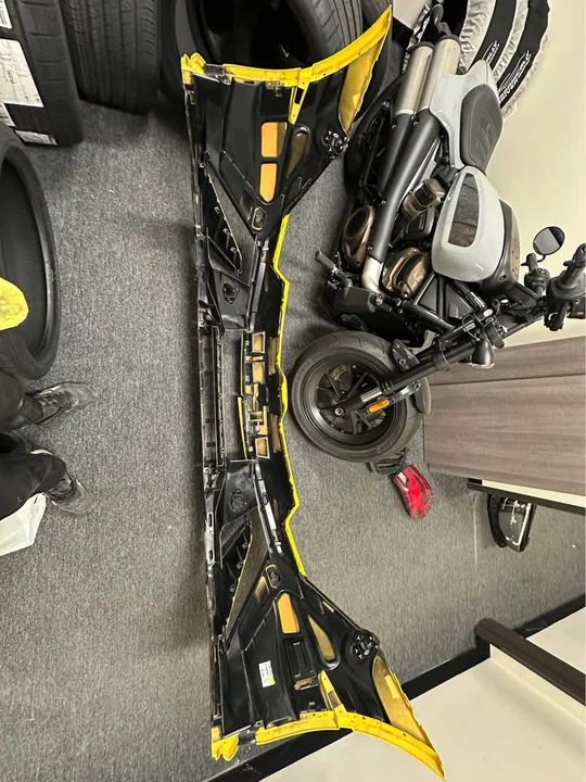 2023 Parts & Memorabilia Bodywork - Image 2 of 3