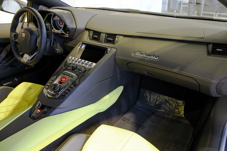 2014 Lamborghini Aventador LP700-4 - Image 5 of 5