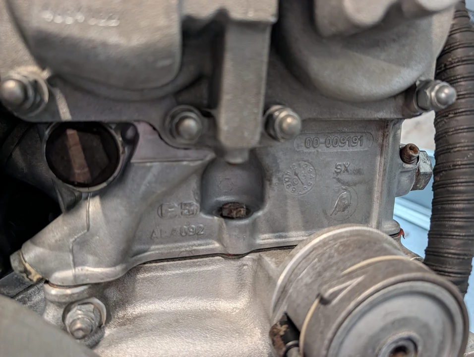 Parts & Memorabilia Engines - Image 15 of 31