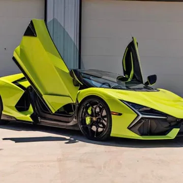 Lamborghini Revuelto
