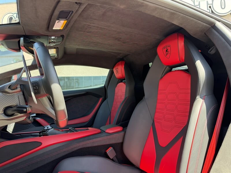 2025 Lamborghini Revuelto - Image 14 of 20