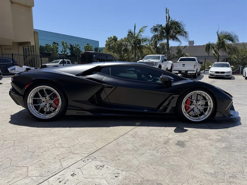2025 Lamborghini Revuelto - Image 6 of 20