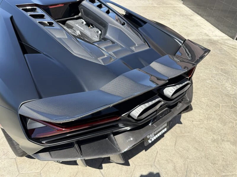 2025 Lamborghini Revuelto - Image 9 of 20