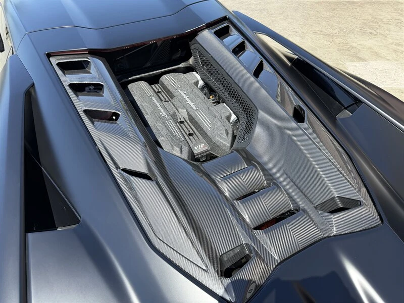 2025 Lamborghini Revuelto - Image 10 of 20