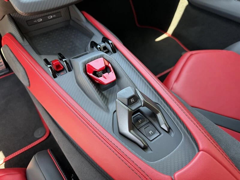 2025 Lamborghini Revuelto - Image 19 of 20
