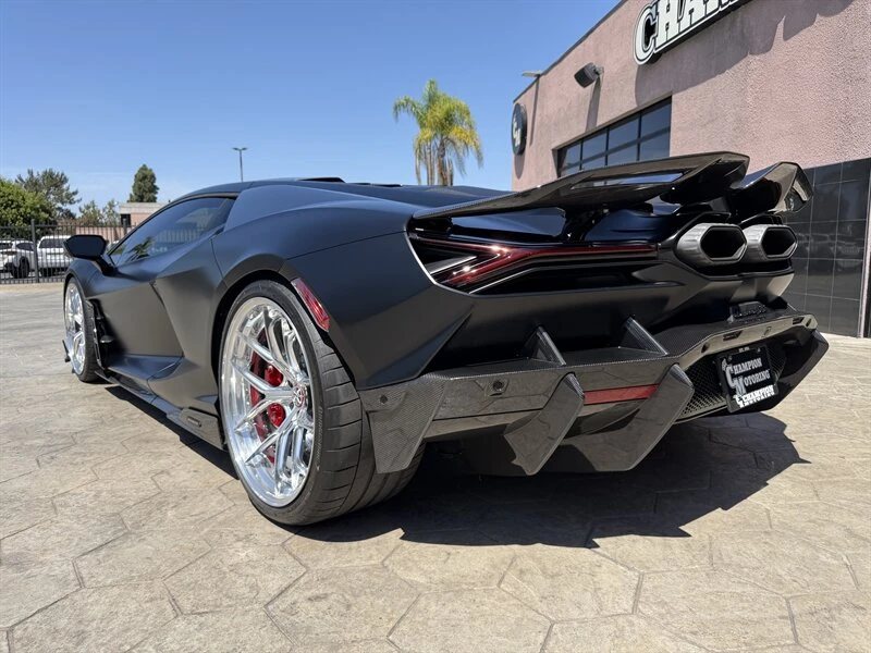 2025 Lamborghini Revuelto - Image 11 of 20