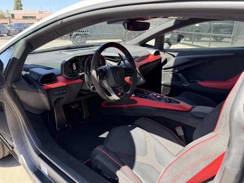 2026 Lamborghini Revuelto - Image 14 of 22