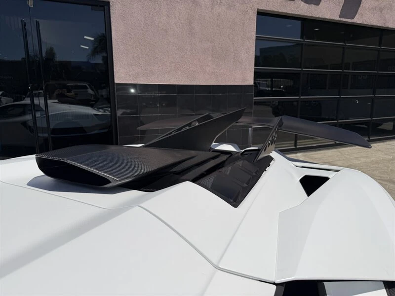 2026 Lamborghini Revuelto - Image 10 of 22