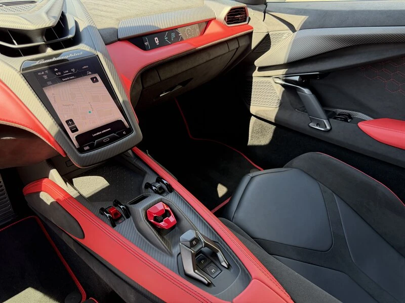 2026 Lamborghini Revuelto - Image 17 of 22