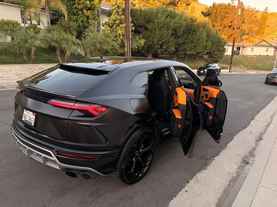 Lamborghini Urus - Image 8 of 10
