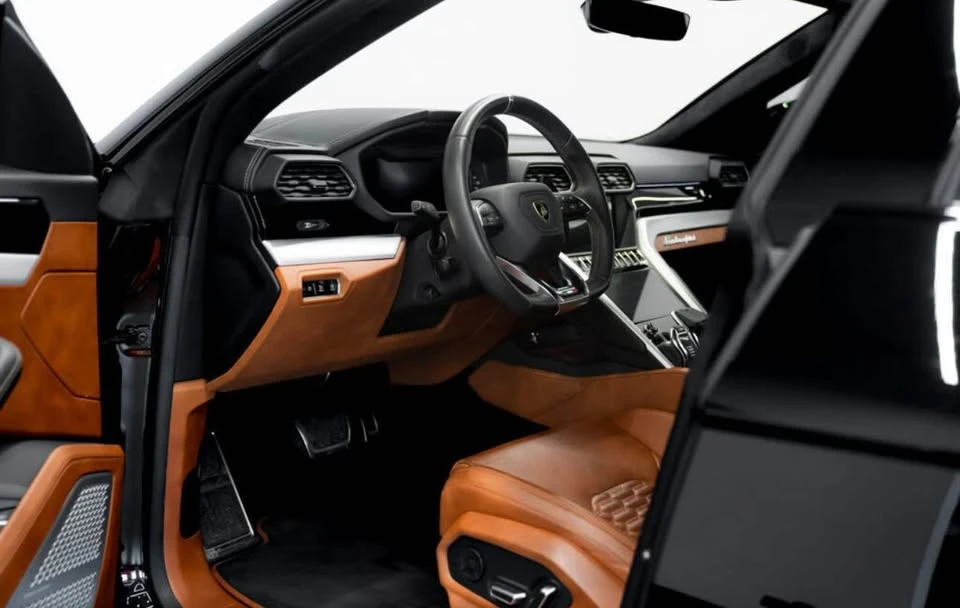 2019 Lamborghini Urus - Image 9 of 10