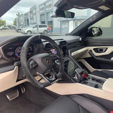 2023 Lamborghini Urus - Image 5 of 8