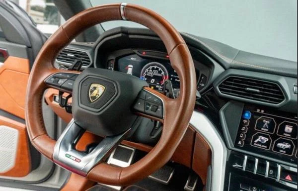 2019 Lamborghini Urus - Image 12 of 19