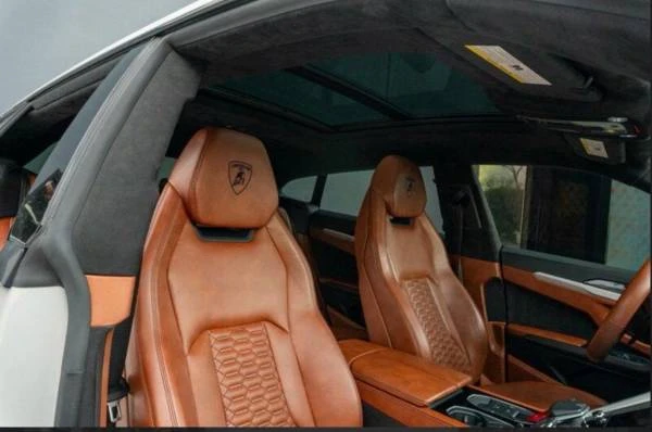 2019 Lamborghini Urus - Image 11 of 19