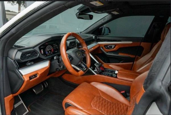 2019 Lamborghini Urus - Image 14 of 19