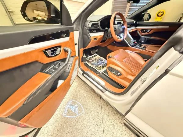2019 Lamborghini Urus - Image 9 of 19